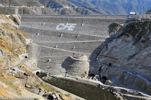 Central hidroeléctrica La Yesca, en Nayarit, con una inversión de 1,042 millones de pesos.