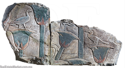 Fragmento de un gran relieve que representaba  al rey en una caza en  los pantanos.