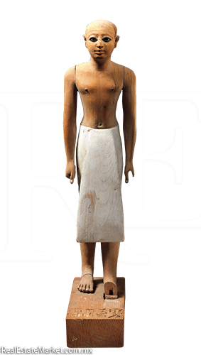 Estatuilla del mayordomo Senbi, hecha con madera, pintura y pasta.