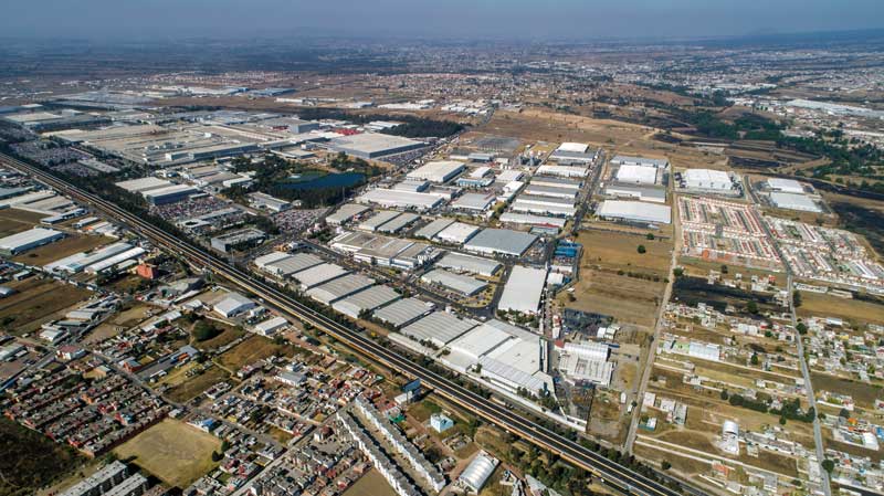 Real Estate,En 1992, FINSA desarrolló con Volkswagen el primer parque de proveedores para el sector automotríz en Puebla.