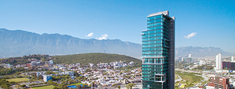 Real Estate Market, Monterrey, Torre Altreca cuenta con 24 niveles de oficinas.