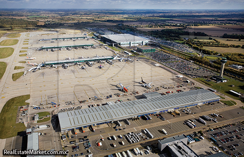 El Aeropuerto de Londres-Stansted es uno de los cinco aeropuertos de Londres