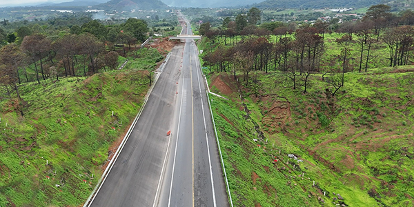 Autopista Pátzcuaro–Uruapan entra en fase final; registra 99% de avance