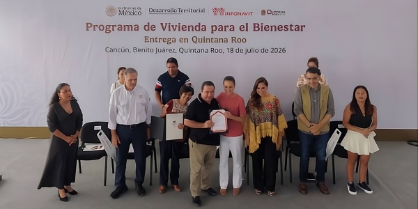 Sheinbaum entrega viviendas en Cancún