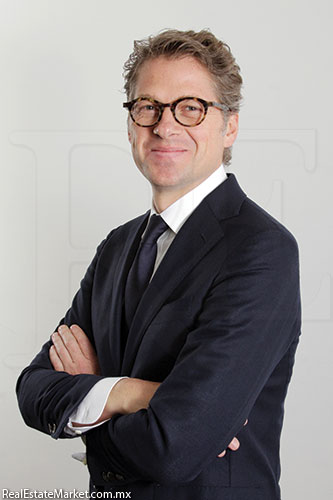 Carlos Miranda,Vicepresidente<br />Corporativo de Grupo Axo.