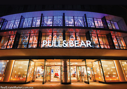Pull&Bear ofrece moda de tendencia con mezclas urbanas.