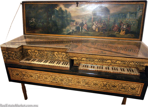 Doble Virginal de Hans Ruckers (1600)<br />Museo de instrumentos de Milán.