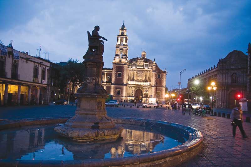 Plaza de Santo Domingo, segunda plaza en antigüedad del Centro Histórico.