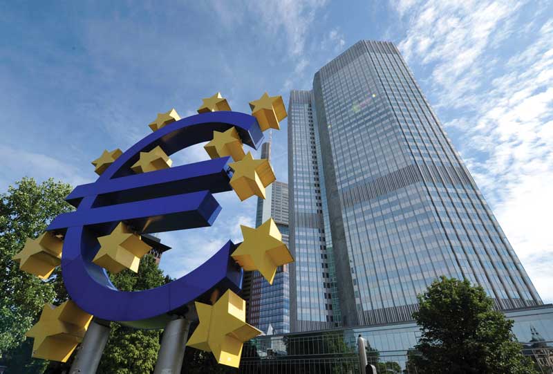 La política monetaria del BCE va encaminada a bajar las tasas de interés.