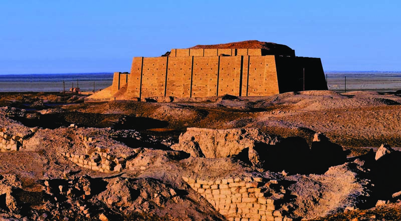 En las primeras civilizaciones se empezó a regular la posesión de la tierra.