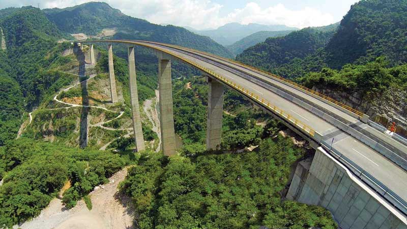 La recuperación del sector de la construcción estará acotada por el recorte del gasto público.
