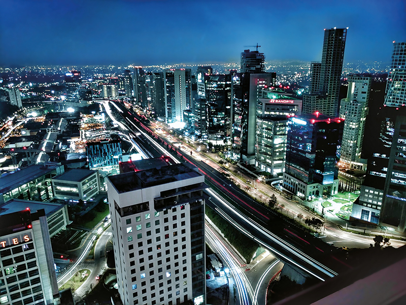 Real Estate Market, Monterrey, Distrito financiero de Santa Fe, al poniente de la CDMX.