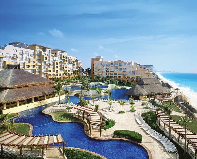 Real Estate Market, Monterrey, Fiesta Americana Condesa Cancún tiene más de 200 metros de playa y una superficie de más de 40,000 m².
