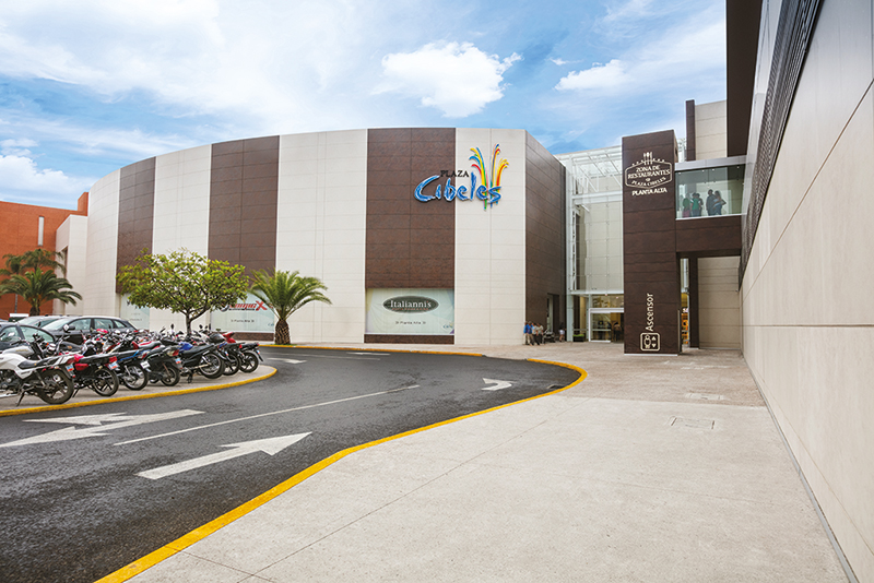 Real Estate Market, Monterrey, Plaza Cibeles cuenta con 76,134 m² de superficie rentable.
