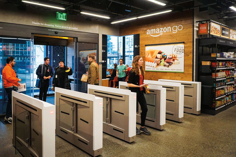 Real Estate Market &amp;amp; Lifestyle,Real Estate,Efecto Amazon y su disrupción,Jeff Bezos, CEO de Amazon,Amazon, Amazon Go.Los clientes toman productos y realizan compras sin pasar por caja.