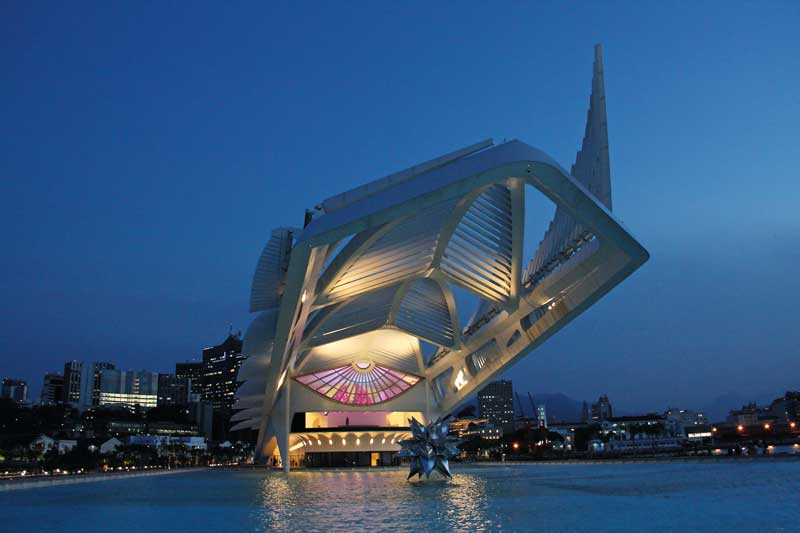 Real Estate Market &amp; Lifestyle,Real Estate,Arquitectura Disruptiva,Los arquitectos más influyentes del mundo,Santiago Calatrava, La abstracción como método, Museo do Amanhã. Río de Janeiro, Brasil (2015).