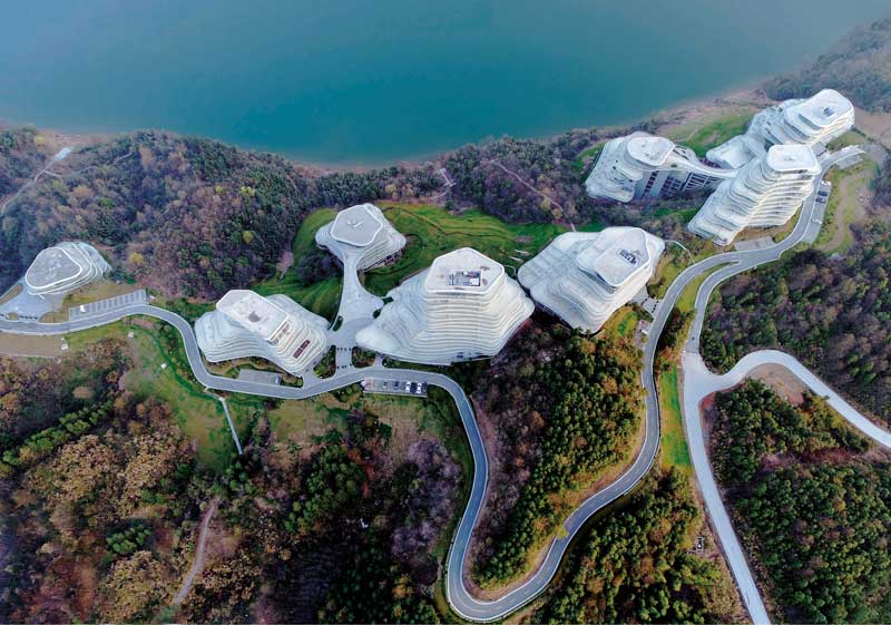 Real Estate Market &amp;amp;Lifestyle,Real Estate,Arquitectura Disruptiva,Los arquitectos más influyentes del mundo,MAD Architects / Ma Yansong, Diseñar para el futuro, Villa de la Montaña Huangshan. Huangshan, China (2017).