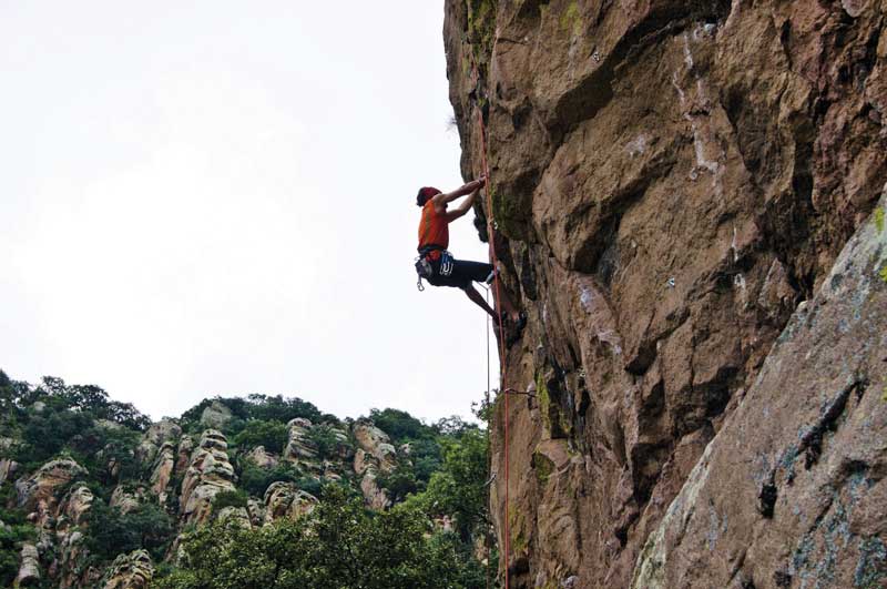 Real Estate,Real Estate Market &amp; Lifestyle,Real Estate México,Turismo multidestino,¿Por qué invertir en Querétaro?, Turismo ecológico en la Peña de Bernal.