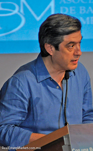 Ignacio Deschamps, Presidente saliente de la Asociación de Bancos de México (AMB)