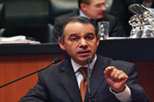 Diálogo y deliberación en el Senado - Raúl Cervantes Andrade