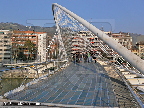 Puente peatonal Campo Volantín Zubizur, Bilboa