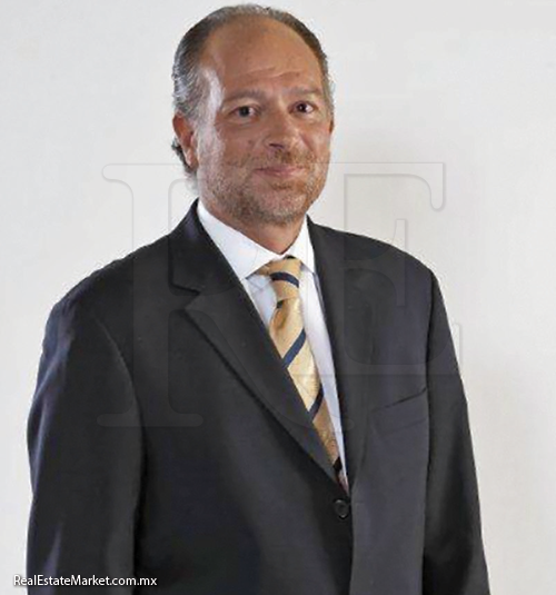 Federico Patiño, Director de FONADIN.