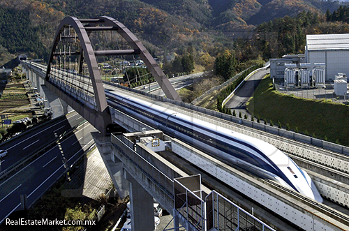 El tren de levitación magnética de Shangai a Pudong alcanza una velocidad máxima de 431 km/h