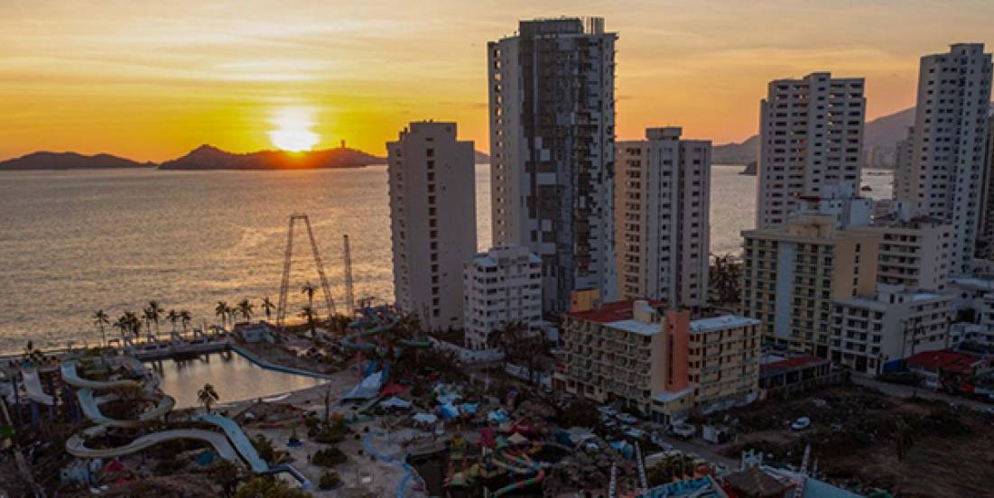 AMLO y empresarios buscarán que 35 hoteles reabran en Acapulco