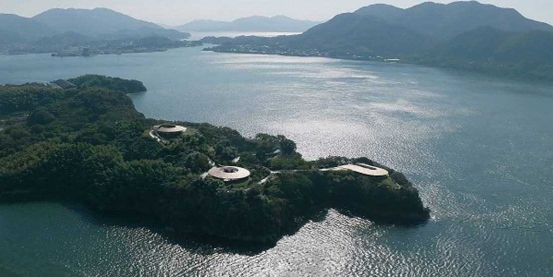 BIG diseña trío de villas vacacionales en isla de Japón