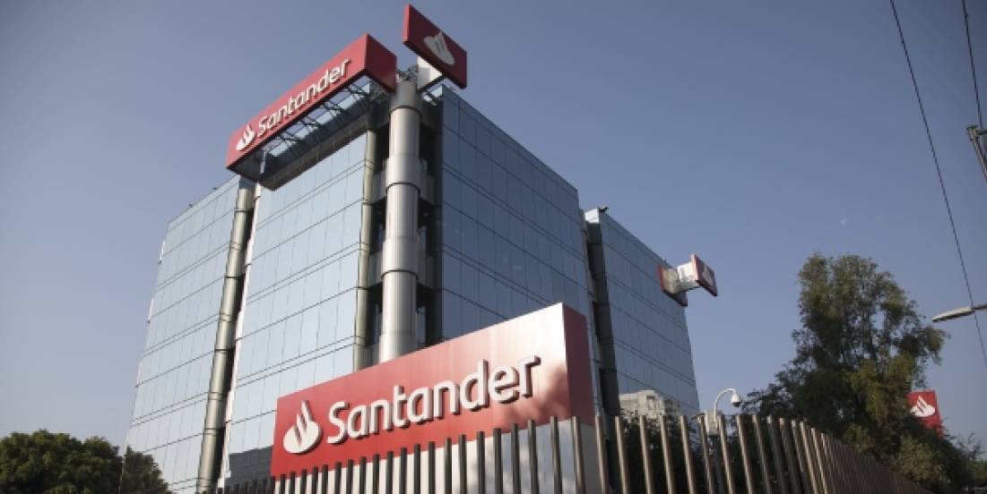 Crédito a individuos impulsa ganancias de Santander en primer trimestre