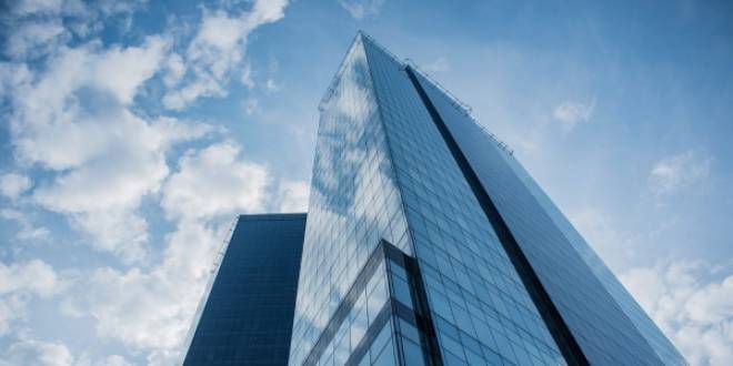 Mercado de oficinas mantiene estabilidad y mejora retención de espacios