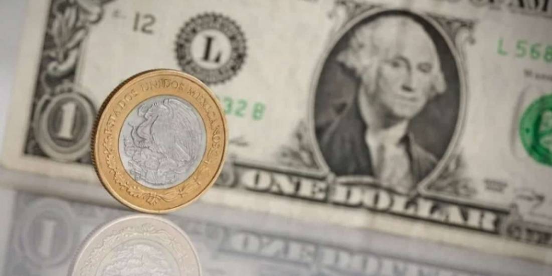 Optimismo por acuerdo comercial impulsa al peso; inflación en EU fortalece al dólar