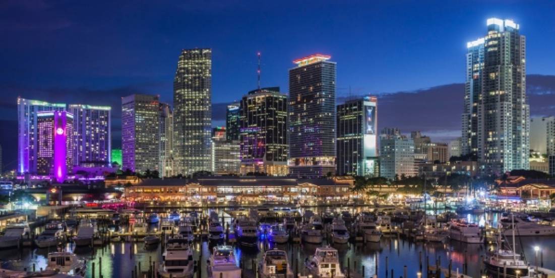 Cómo los compradores latinos redefinen el mercado inmobiliario en Florida