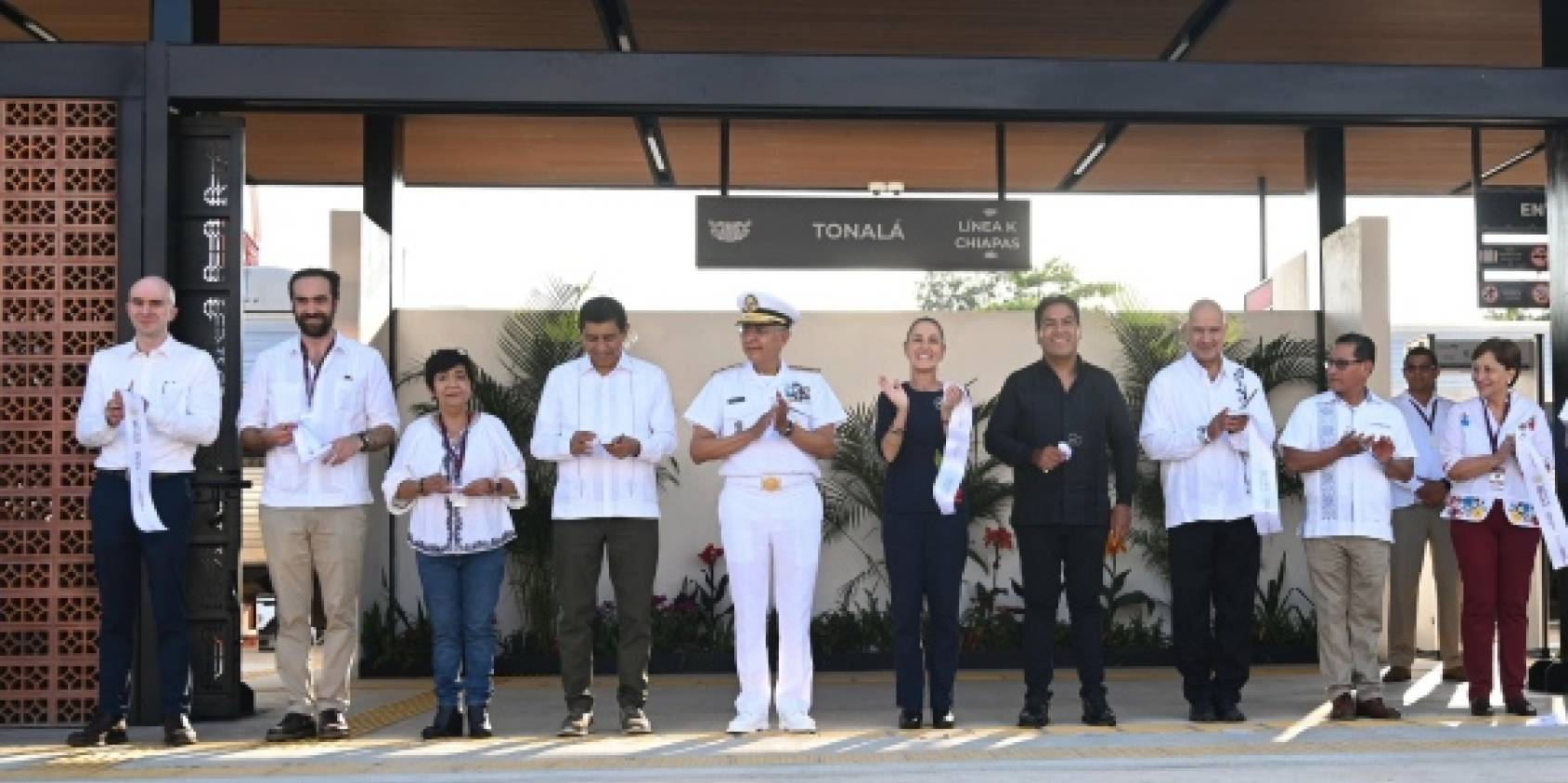 Sheinbaum activa dos nuevas estaciones del Tren Interoceánico