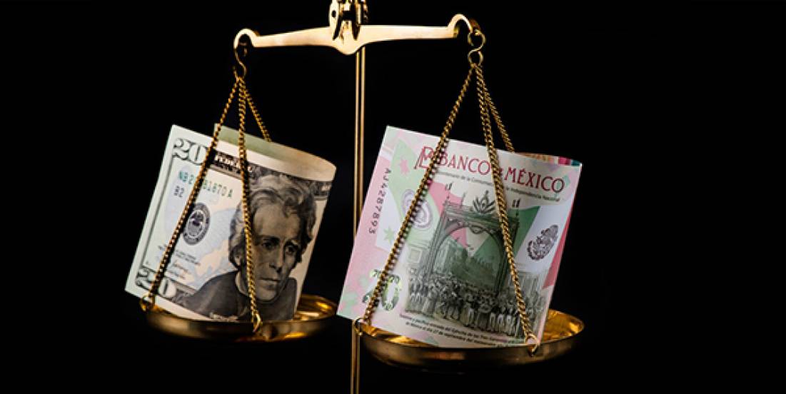 El peso inicia con ligera apreciación y opera cerca de 18.30 por dólar