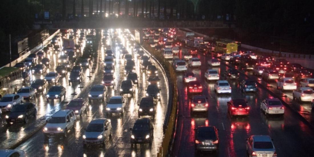 Congestionamiento vehicular mundial sube a 25% y presiona a las ciudades