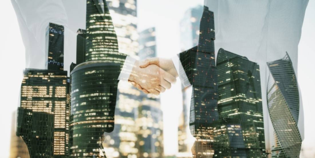 Negociación en el real estate premium: claves para cerrar ventas exitosas