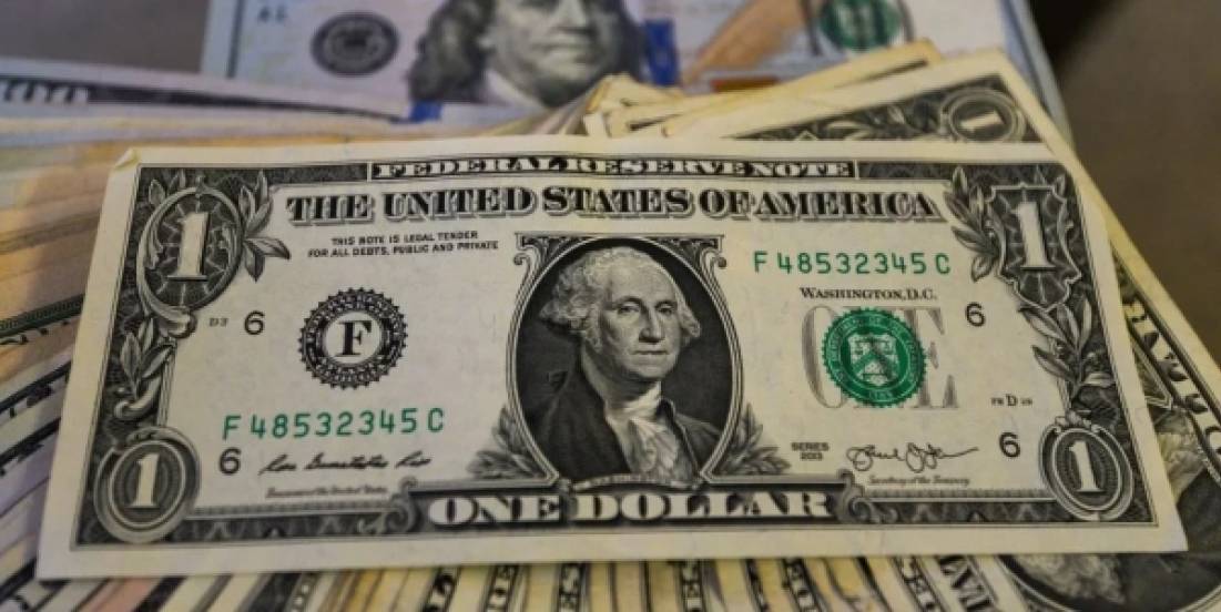 Peso resiste volatilidad global; guerra impulsa petróleo e inflación energética