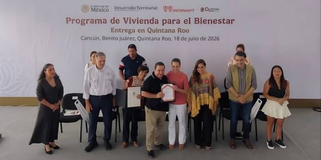 Sheinbaum entrega viviendas en Cancún