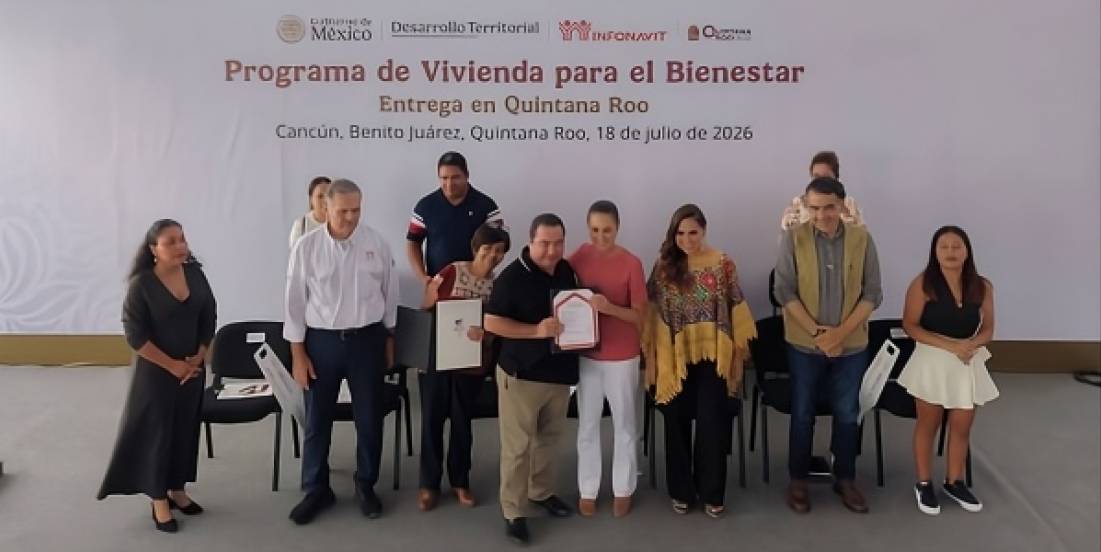 Sheinbaum entrega viviendas en Cancún